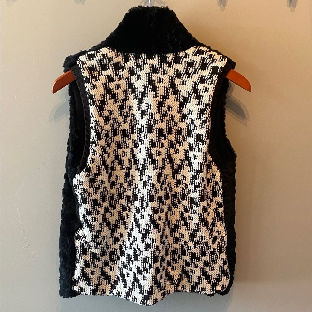 LOFT Black Faux Fur Vest with ivory and black patterned‎ back Size Small - Picture 3 of 6
